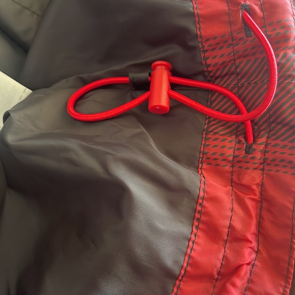 NWOT Old navy crop puffer jacket size xl red plaid water resistant full zip - Picture 6 of 6